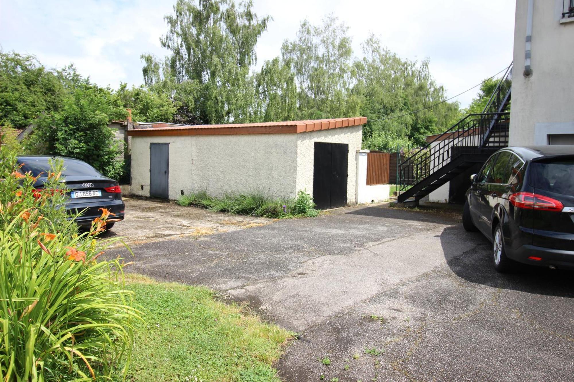 3 Chambres - Tres Grand Jardin Privee - Terrasse Privee - Garage Velo Et Moto - Parking Voiture Privee Dans La Propriete - Gere Par Presta-Zen'Services Thierville-sur-Meuse Exterior foto